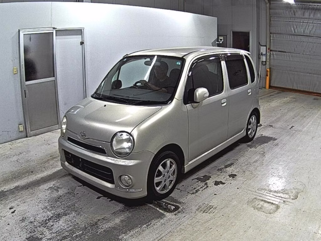 DAIHATSU MOVE LATTE