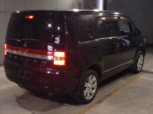 MITSUBISHI DELICA D:5