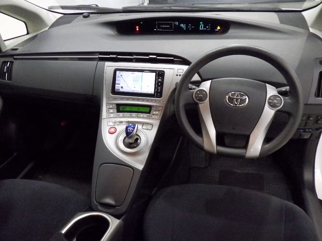 TOYOTA PRIUS