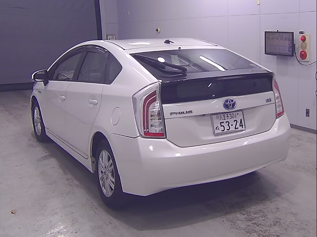 TOYOTA PRIUS