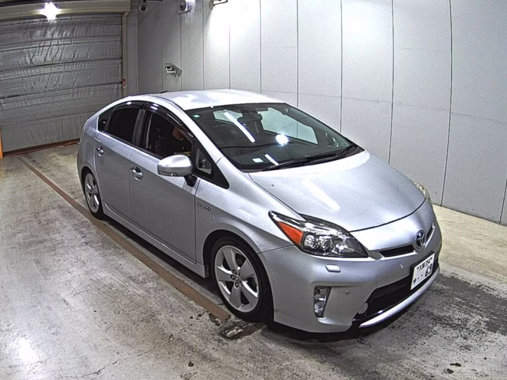 TOYOTA PRIUS