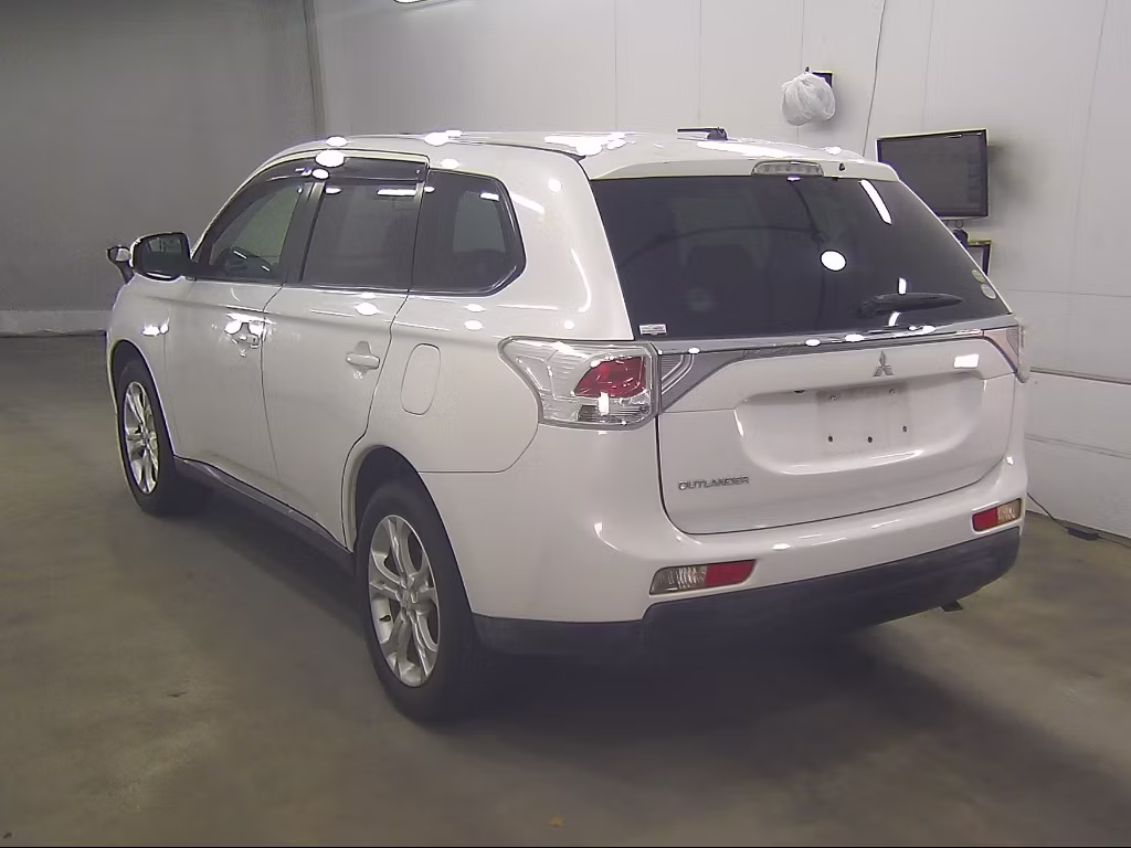 MITSUBISHI OUTLANDER