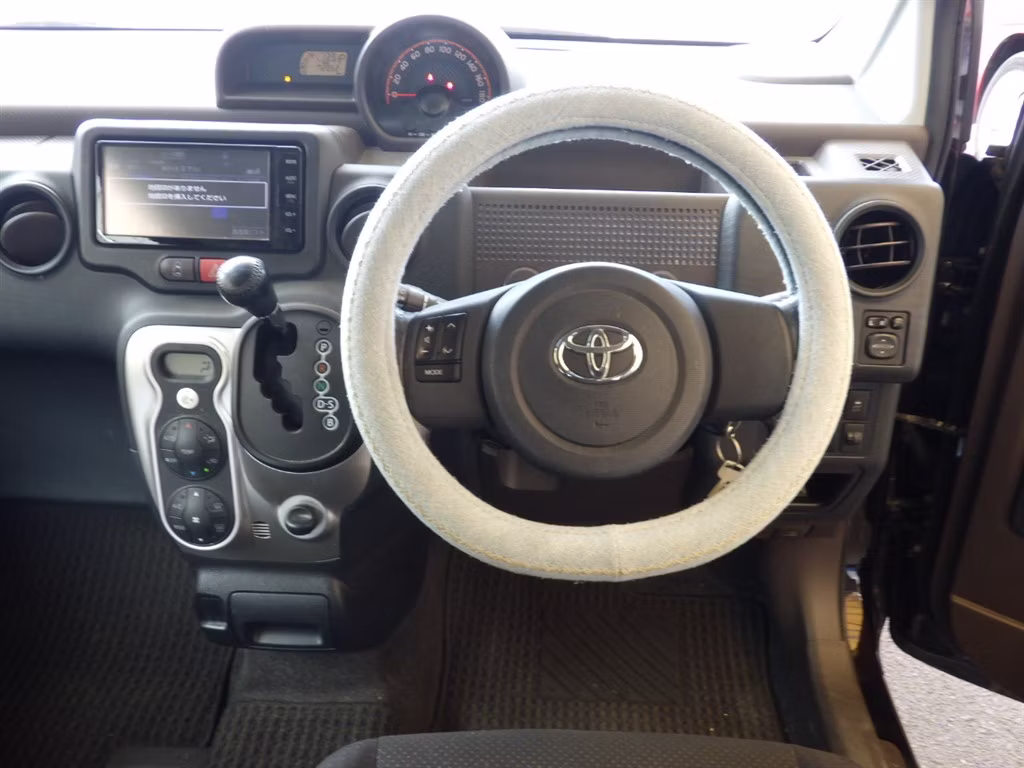 TOYOTA SPADE