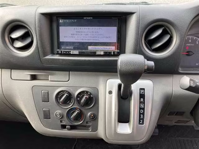 NISSAN NV350 CARAVAN