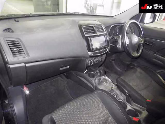 MITSUBISHI RVR