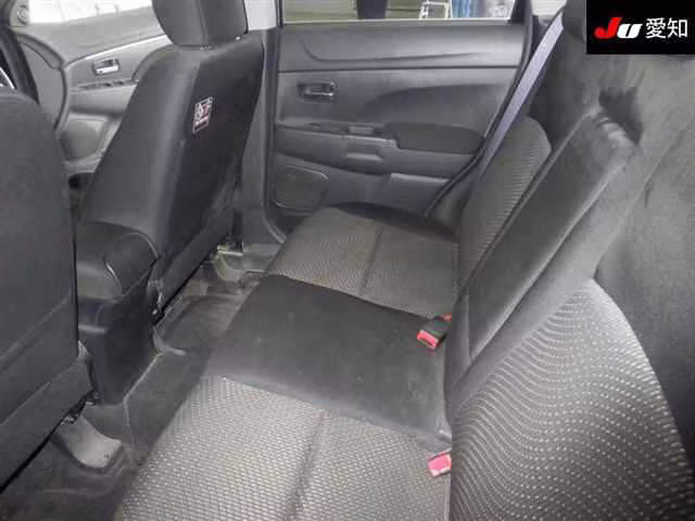 MITSUBISHI RVR