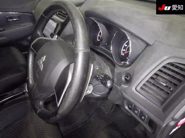 MITSUBISHI RVR
