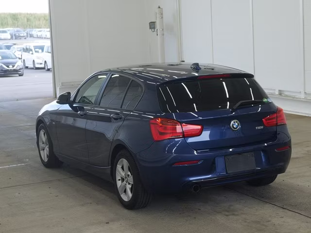 BMW 1-SERIES