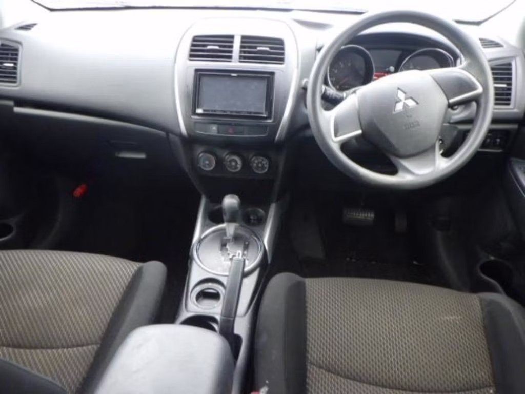 MITSUBISHI RVR