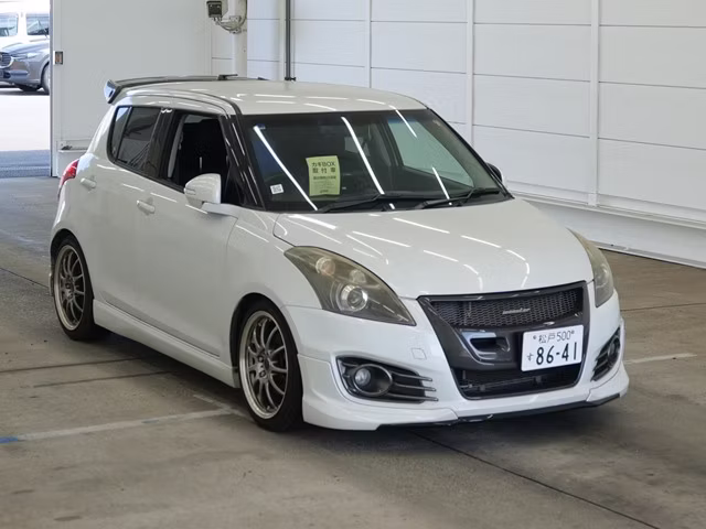 SUZUKI SWIFT
