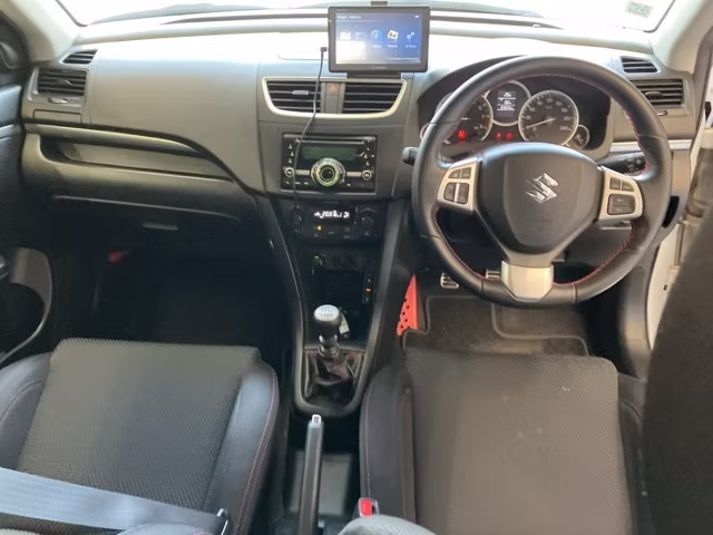 SUZUKI SWIFT