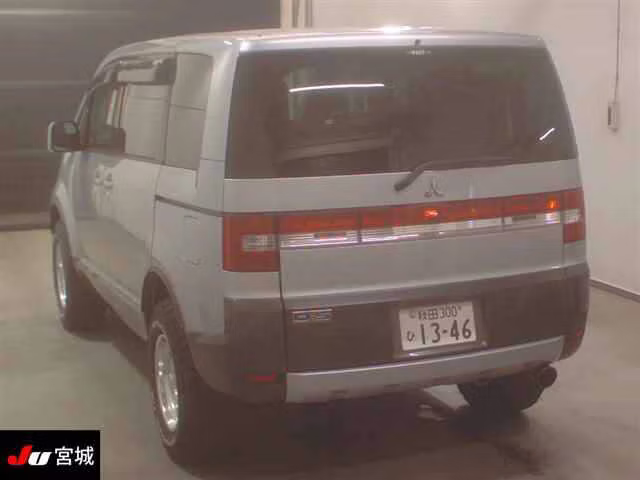 MITSUBISHI DELICA D:5