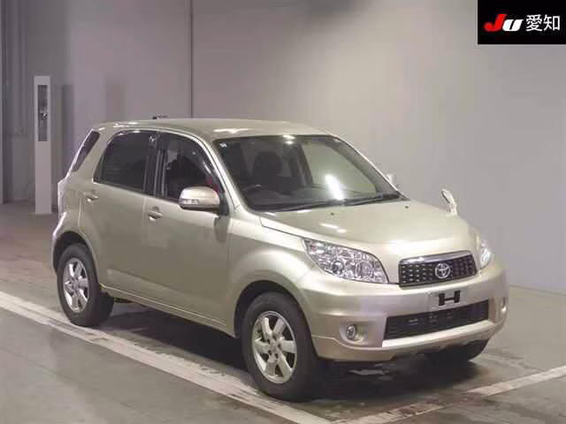 TOYOTA RUSH