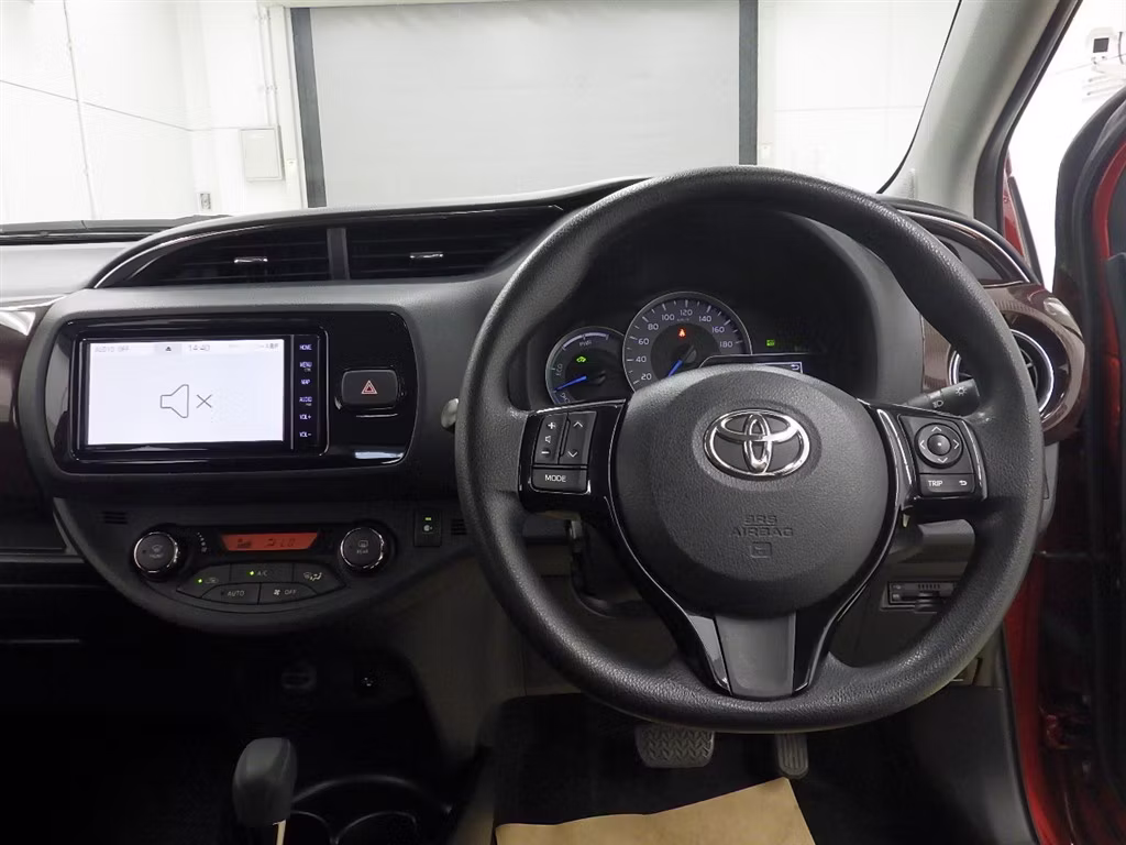 TOYOTA VITZ