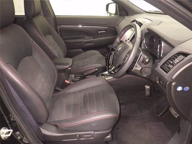 MITSUBISHI RVR