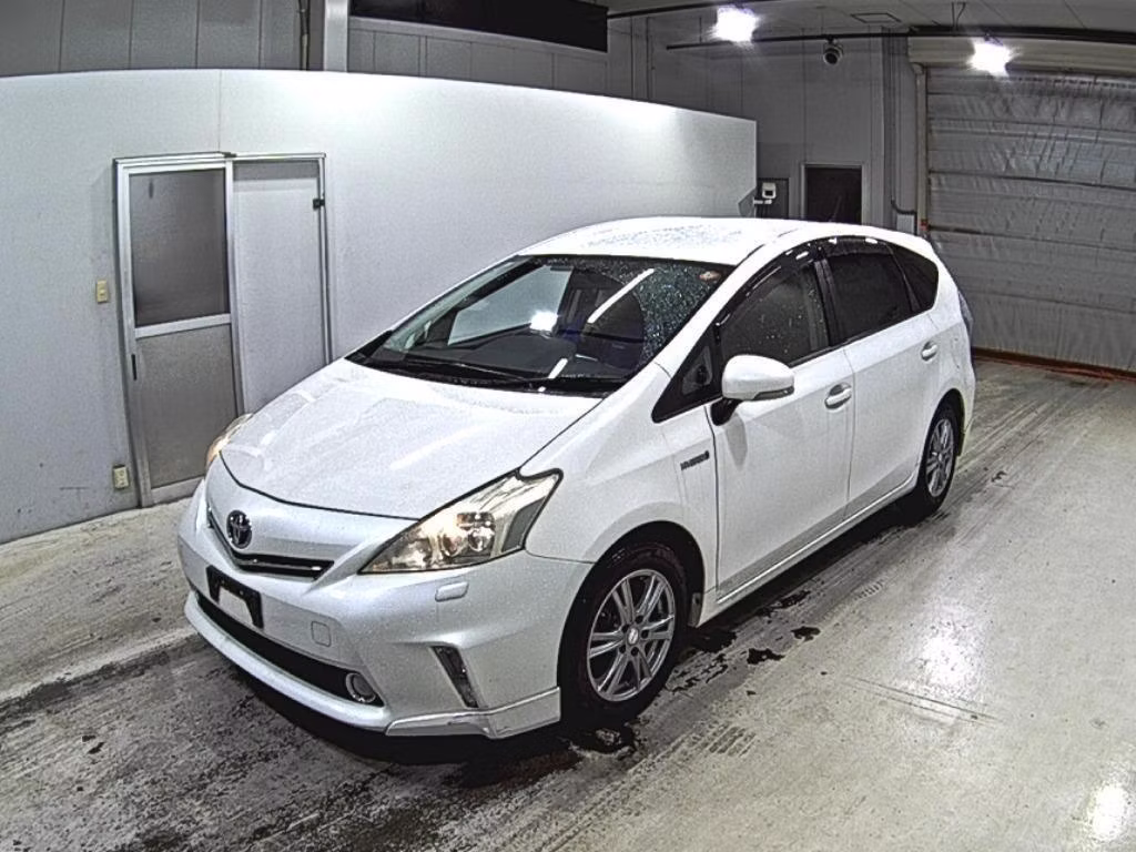 TOYOTA PRIUS ALPHA