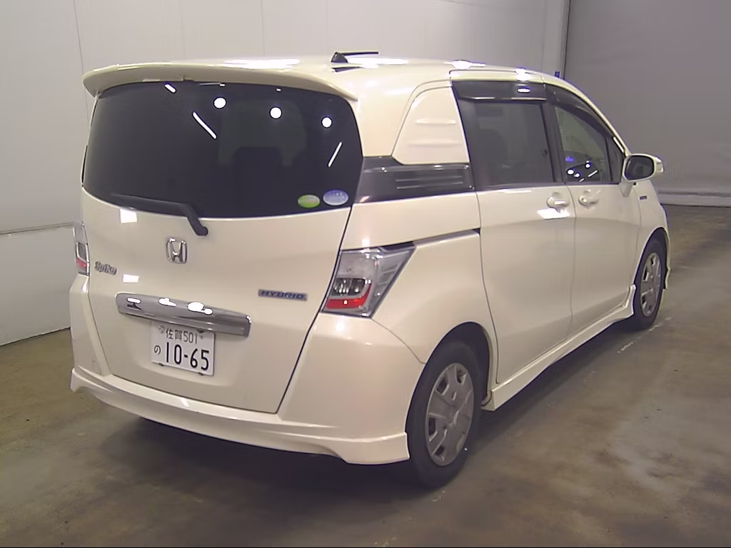 HONDA FREED SPIKE