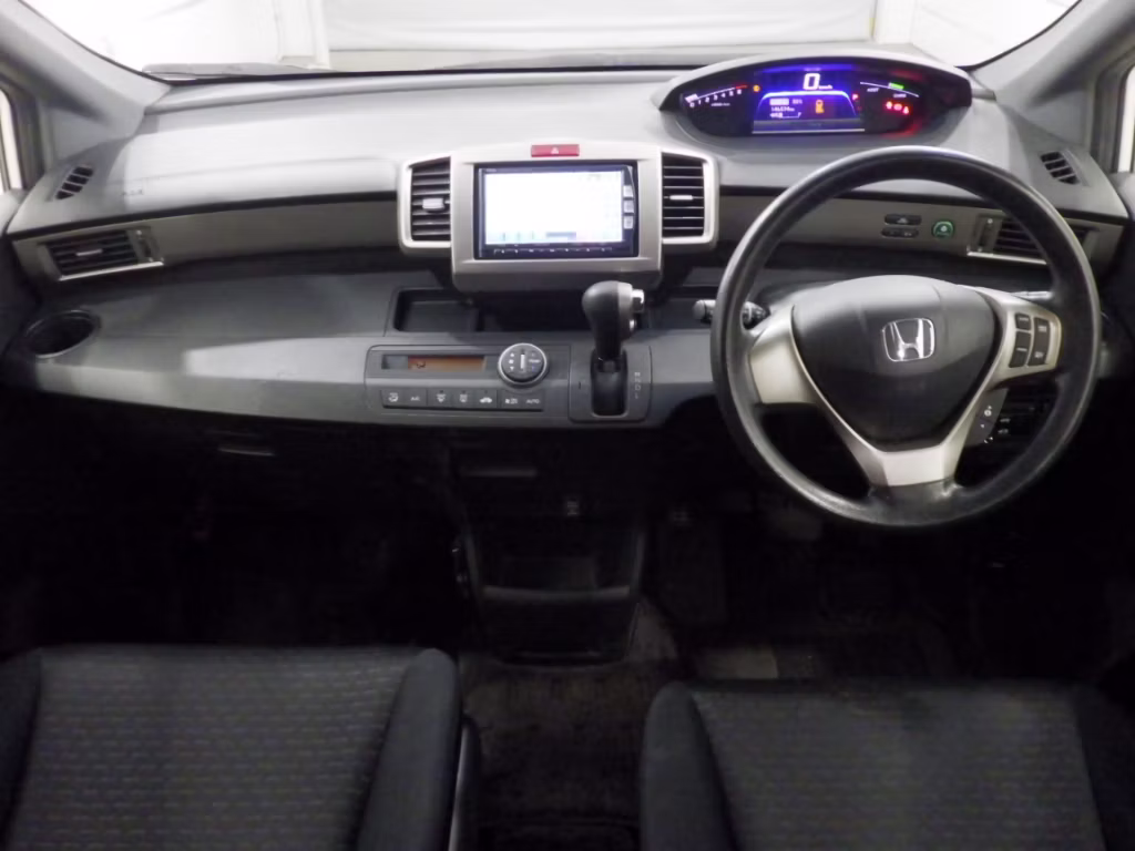 HONDA FREED SPIKE