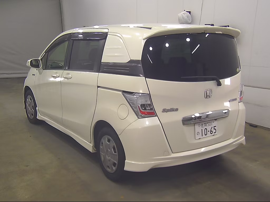 HONDA FREED SPIKE