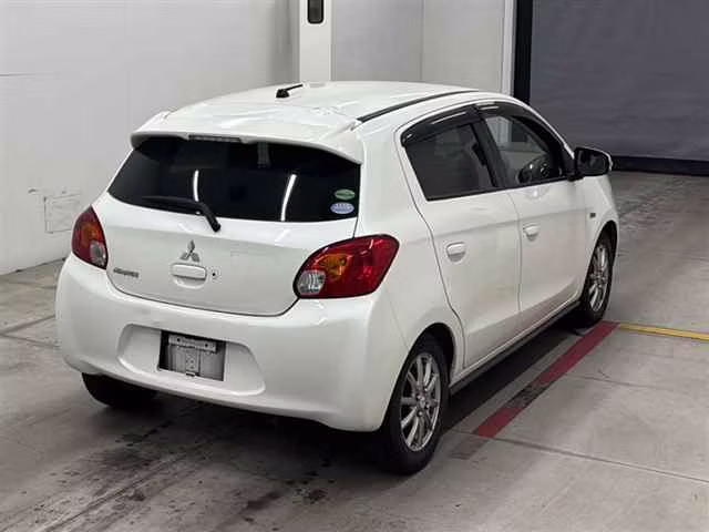 MITSUBISHI MIRAGE