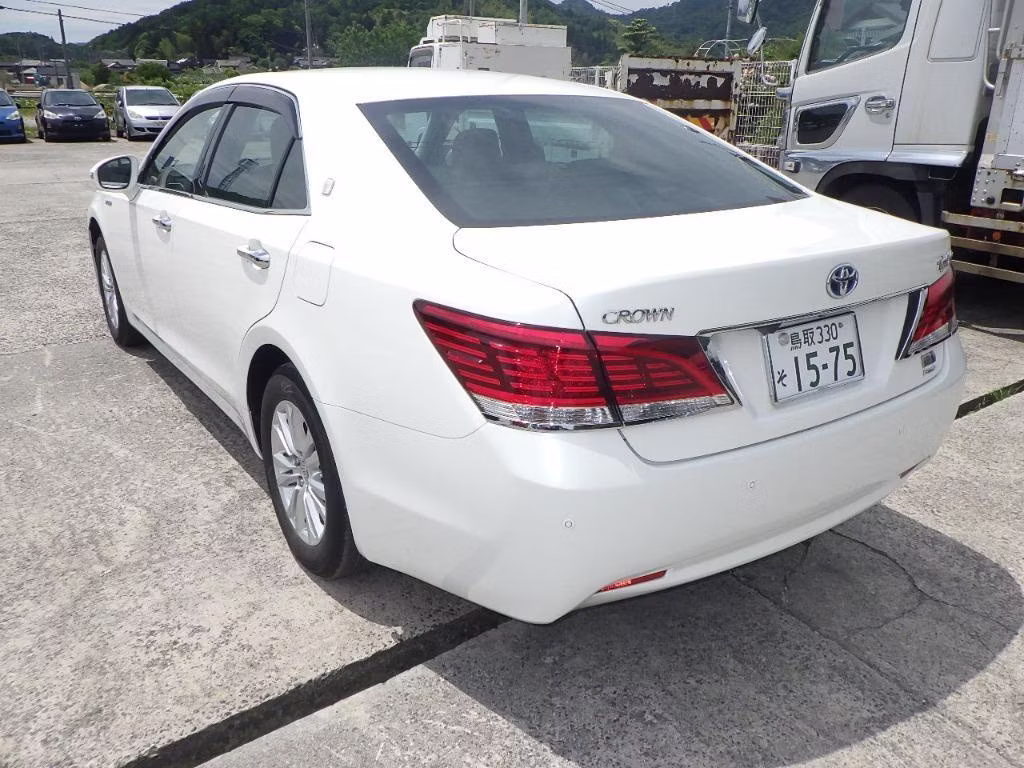 TOYOTA CROWN