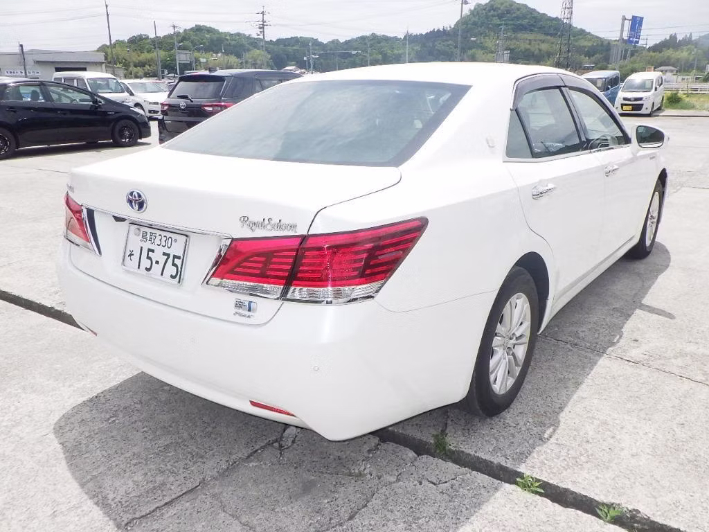 TOYOTA CROWN