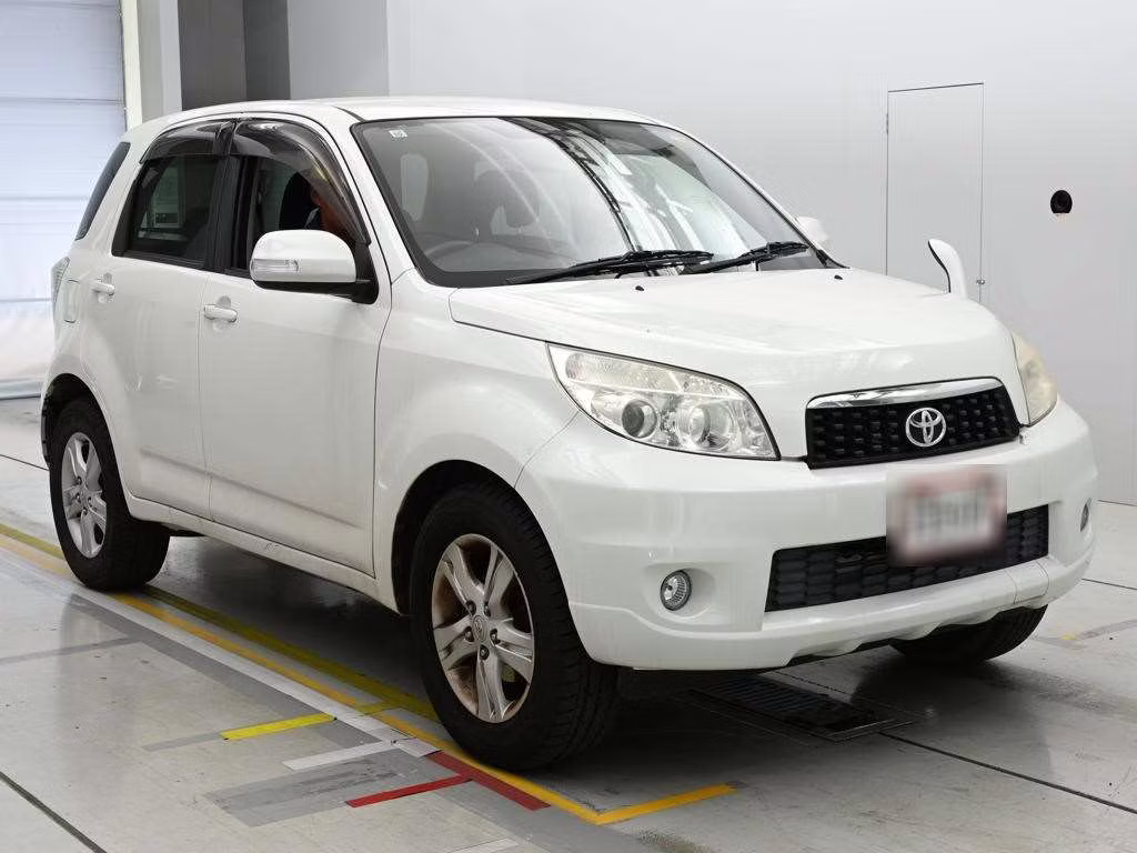TOYOTA RUSH