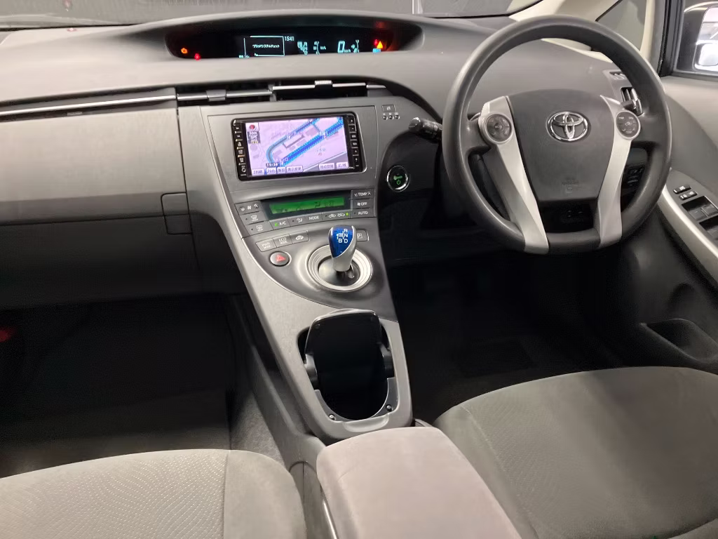 TOYOTA PRIUS