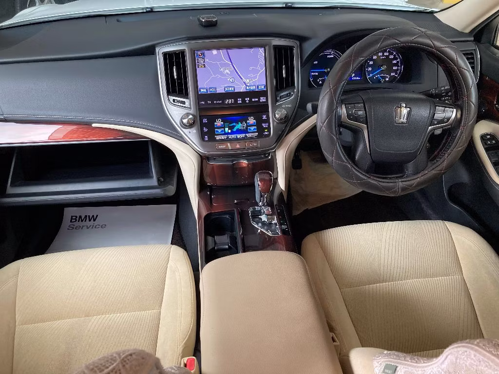 TOYOTA CROWN