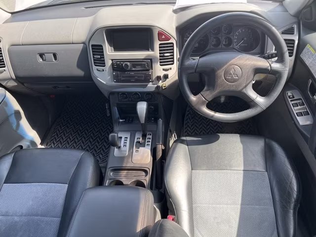 MITSUBISHI PAJERO