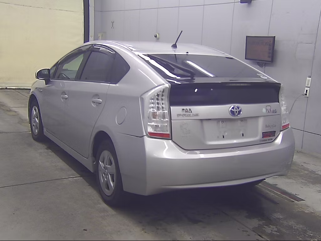TOYOTA PRIUS