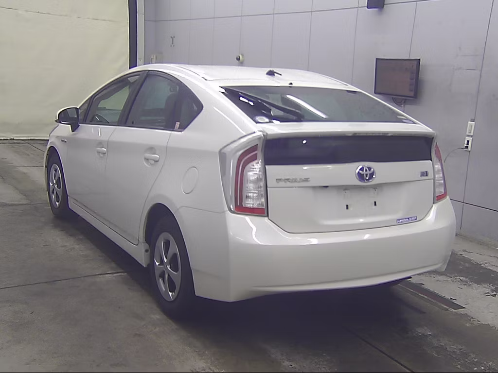 TOYOTA PRIUS