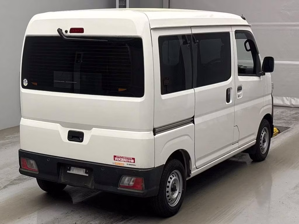 TOYOTA PIXIS VAN