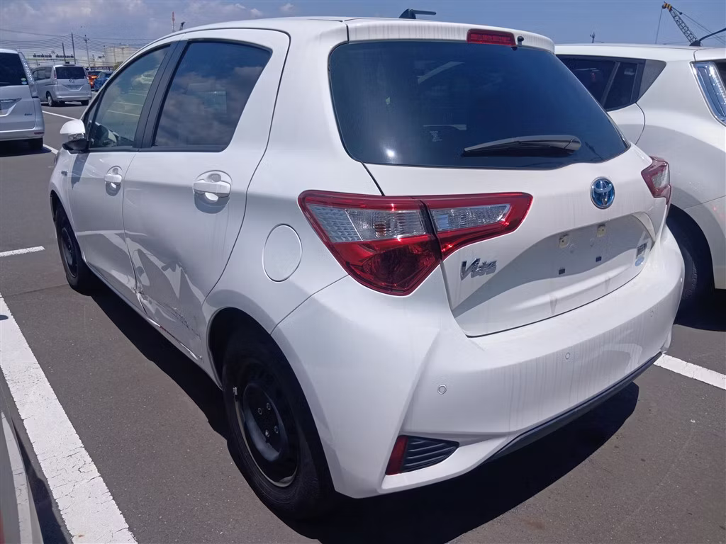 TOYOTA VITZ