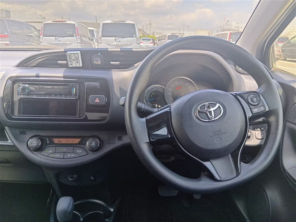 TOYOTA VITZ