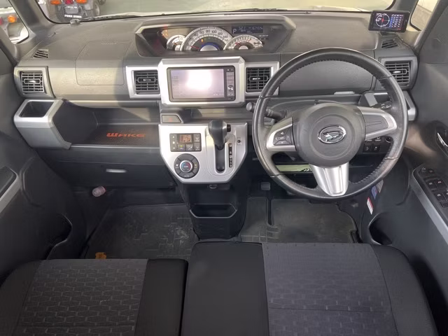 DAIHATSU WAKE