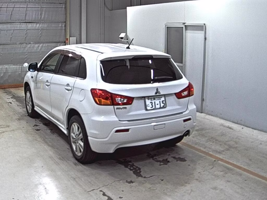 MITSUBISHI RVR