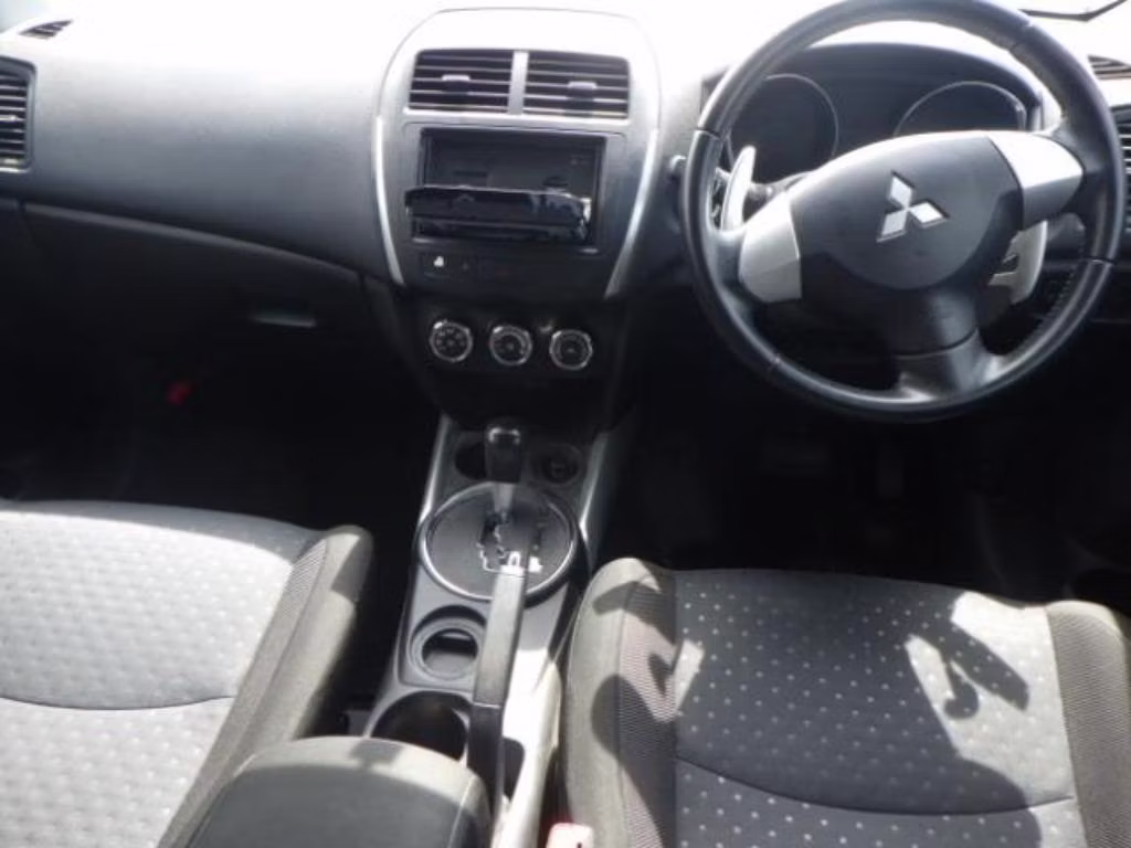 MITSUBISHI RVR