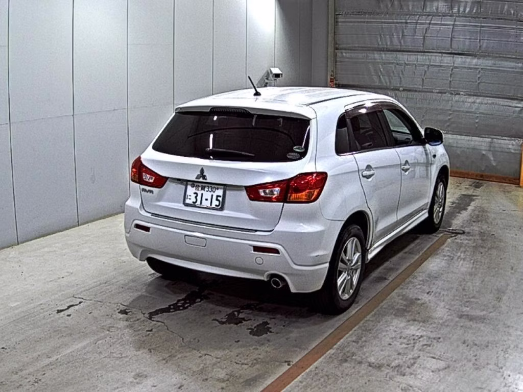 MITSUBISHI RVR