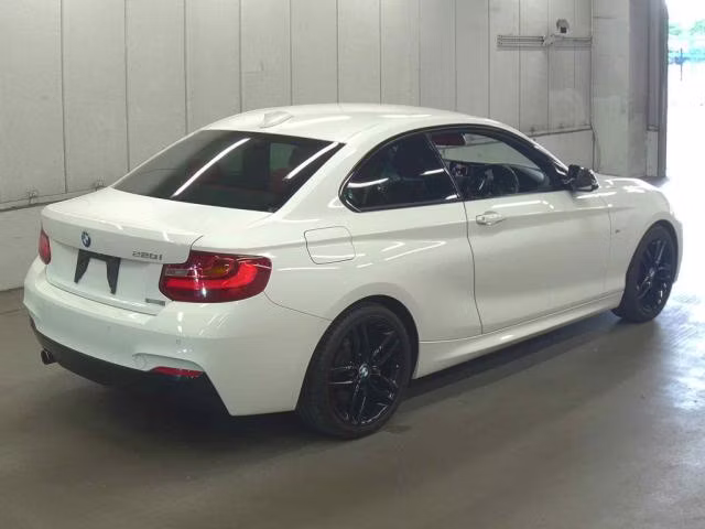 BMW 2-SERIES