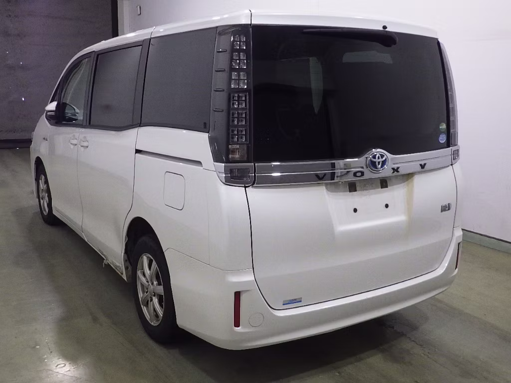 TOYOTA VOXY