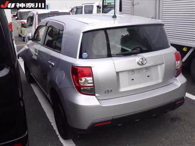 TOYOTA IST