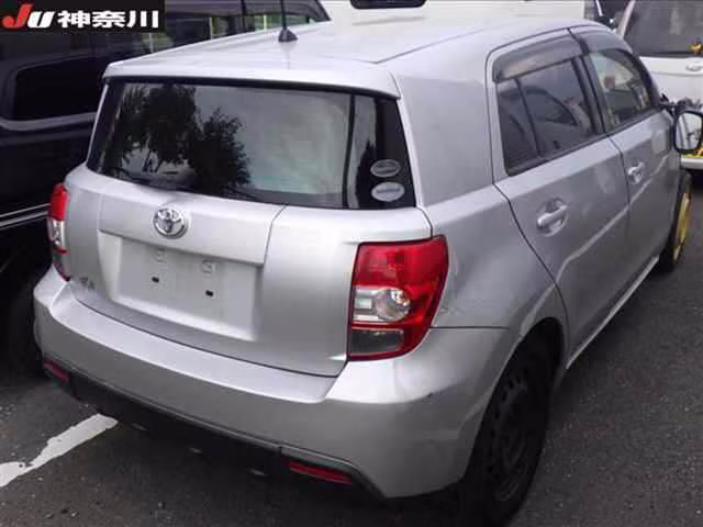 TOYOTA IST
