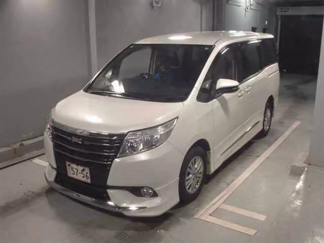 TOYOTA NOAH