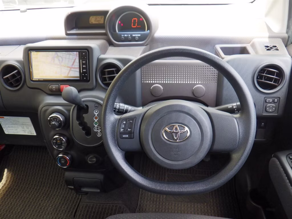 TOYOTA SPADE