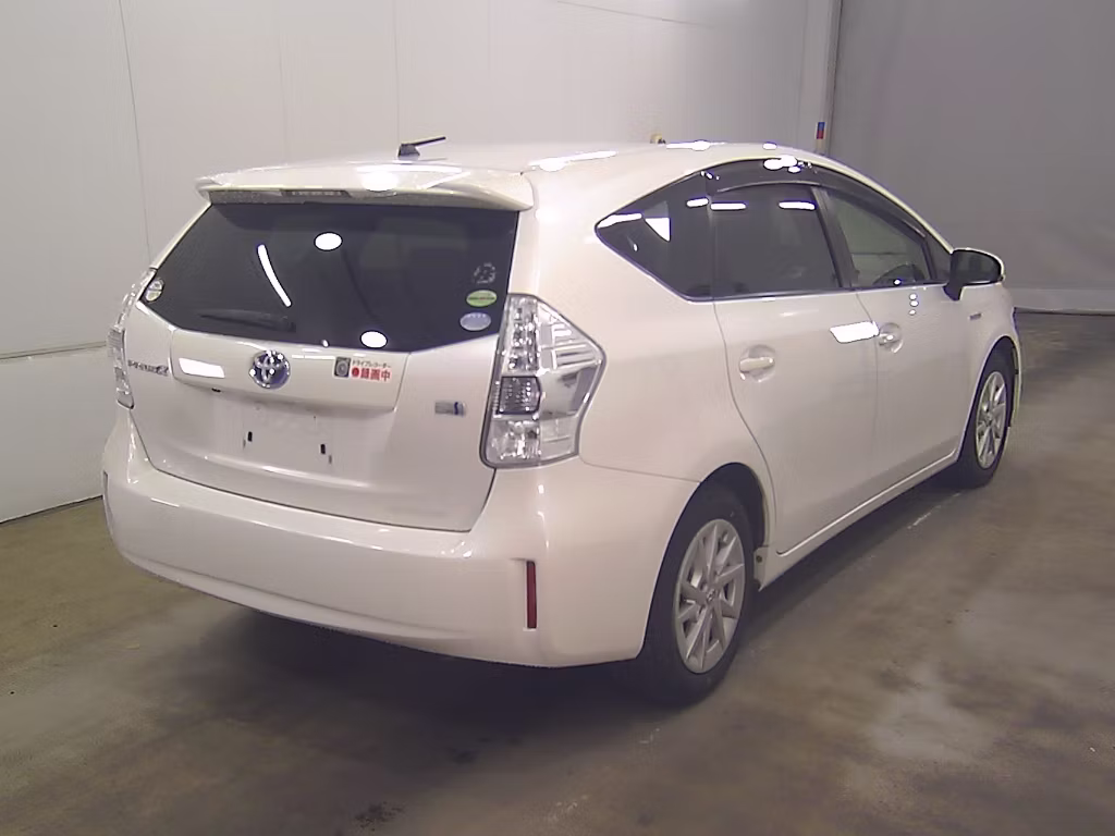 TOYOTA PRIUS ALPHA