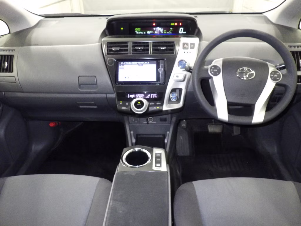 TOYOTA PRIUS ALPHA