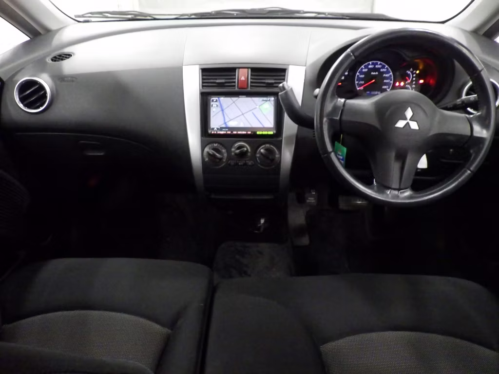 MITSUBISHI COLT PLUS