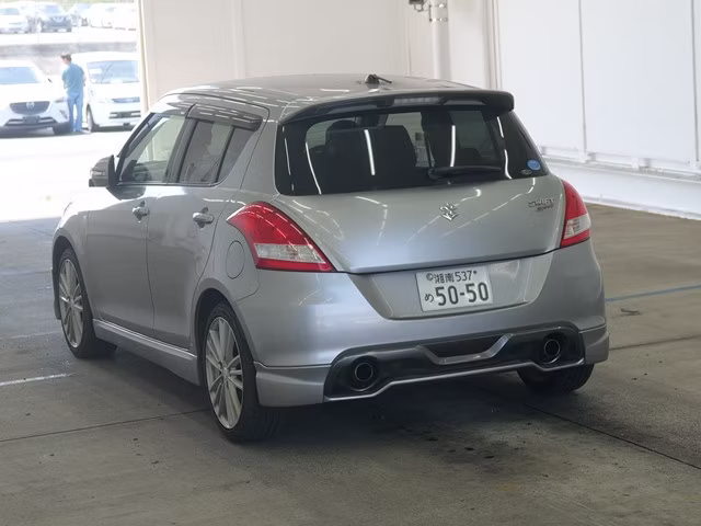SUZUKI SWIFT