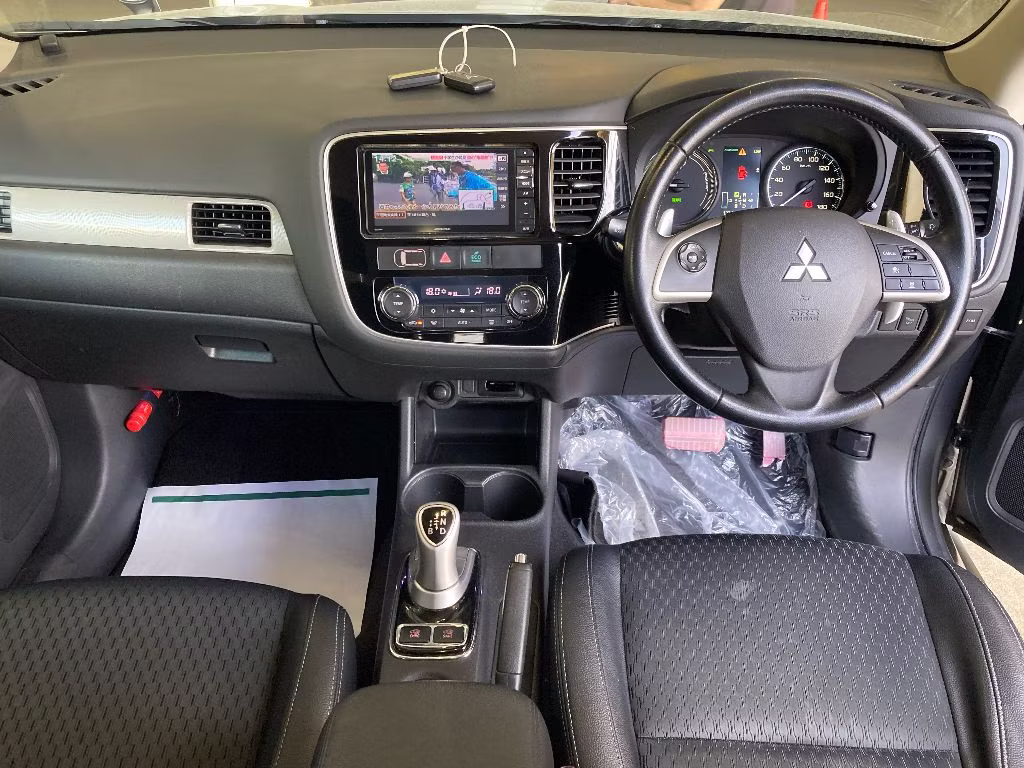 MITSUBISHI OUTLANDER